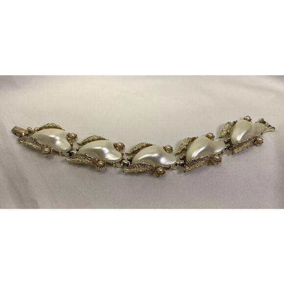 Vintage Coro Bracelet Ivory Baroque Faux Pearl Stone Gold Tone Signed - Picture 2 of 9